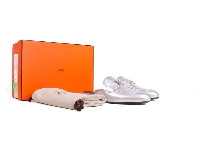 HERMÈS - Hermès Trocadéro Mules aus silbernem Leder (Größe 37) - Ansicht 6