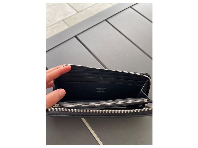 Zippy Louis Vuitton Horizontale Lederbörse mit Struktur Schwarz - Ansicht 4