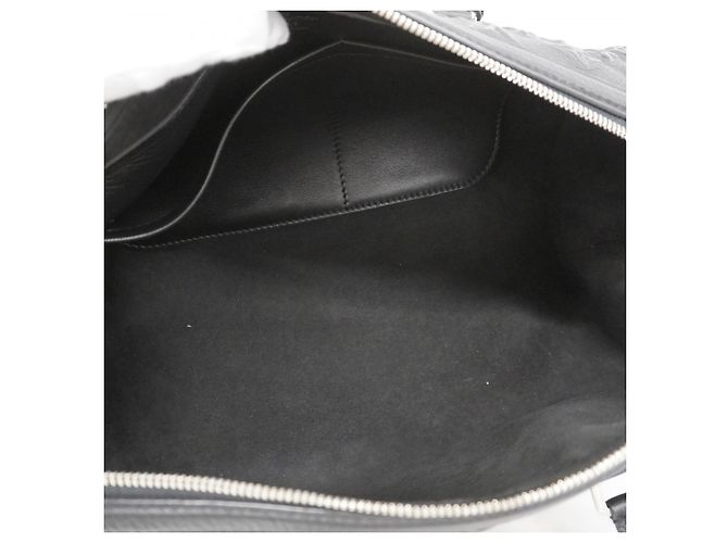 Borsa a Spalla Louis Vuitton Monogram Revelation Neo Papillon GM Nero - vista 4