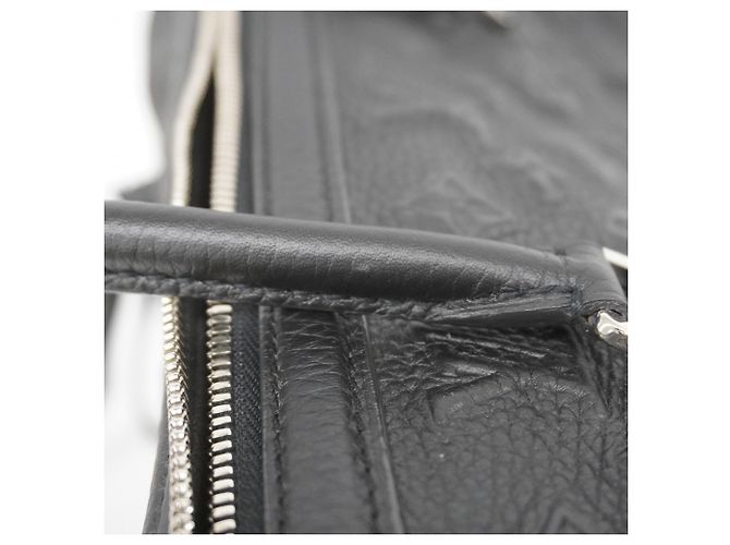 Borsa a Spalla Louis Vuitton Monogram Revelation Neo Papillon GM Nero - vista 8