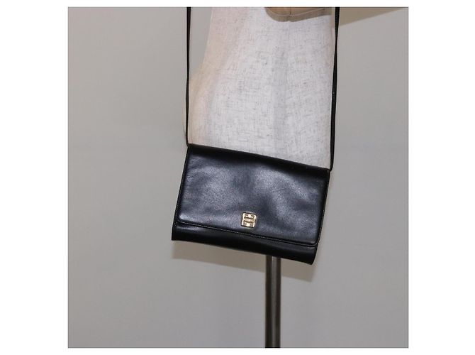 Bolsa de Ombro GIVENCHY em Couro Preto e Ouro Auth bs28141 Dourado - vista 22