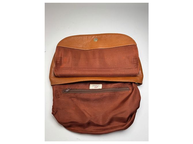 Clutch in pelle vintage Givenchy marrone Arancione - vista 3