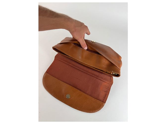 Clutch in pelle vintage Givenchy marrone Arancione - vista 5