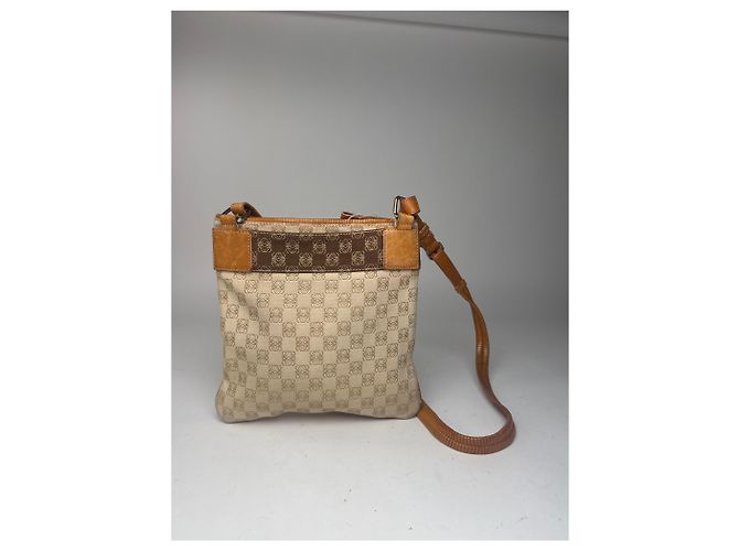 Borsa a spalla in tela monogramma Loewe Madrid in pelle beige e marrone - vista 2