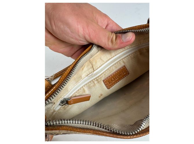 Borsa a spalla in tela monogramma Loewe Madrid in pelle beige e marrone - vista 4