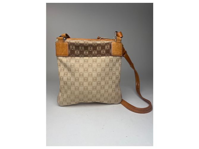Borsa a spalla in tela monogramma Loewe Madrid in pelle beige e marrone - vista 6