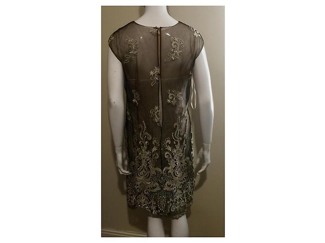 Marchesa Abito in pizzo ricamato e broccato in oro e nero D'oro Metallico - vista 2