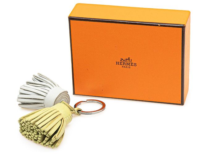Ring Chaveiro Carmen Uno Dos em couro de cordeiro Milo amarelo da Hermès Cinza - vista 6