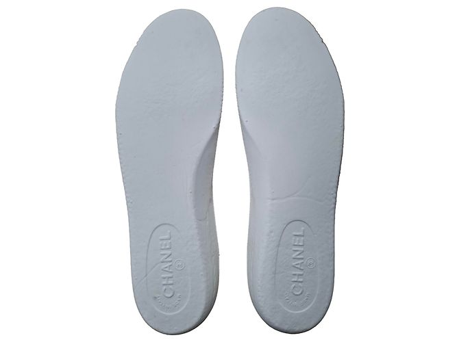 Sneakers basse Chanel CC in suede grigio e mesh - vista 10