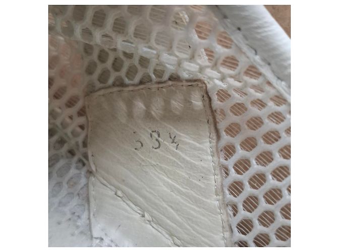 Sneakers basse Chanel CC in suede grigio e mesh - vista 9