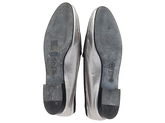Mocassini Chanel CC in pelle nera e argento metallico - vista 6