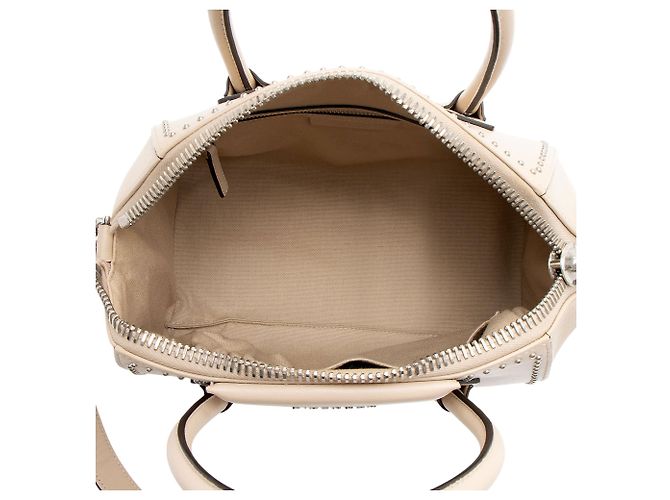 Bolso Antigona Small de piel de ternera con tachuelas Givenchy Castaño Beige - vista 7