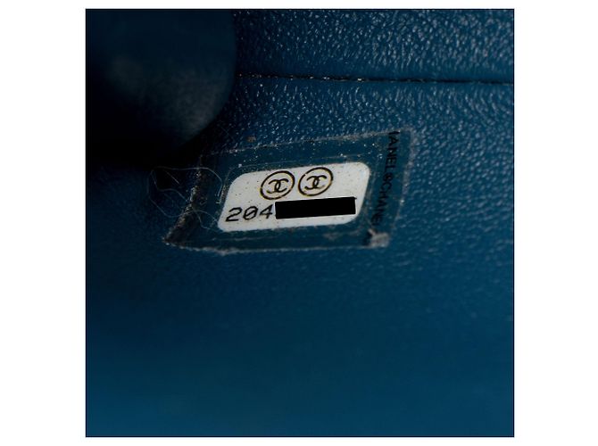 Gabrielle Clutch a tracolla in pelle caviar di Chanel Blu - vista 5