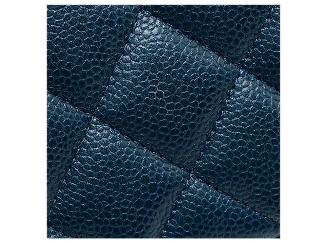 Gabrielle Clutch a tracolla in pelle caviar di Chanel Blu - vista 9