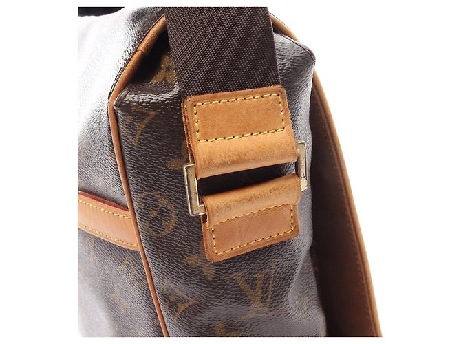 Borsa a Spalla Monogram Abbesses di Louis Vuitton Marrone - vista 8