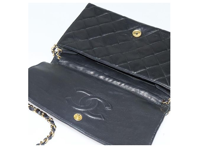 CHANEL Borsa a Spalla Matelassé in Pelle di Agnello Nera Oro CC Auth bs28257 Nero D'oro - vista 9