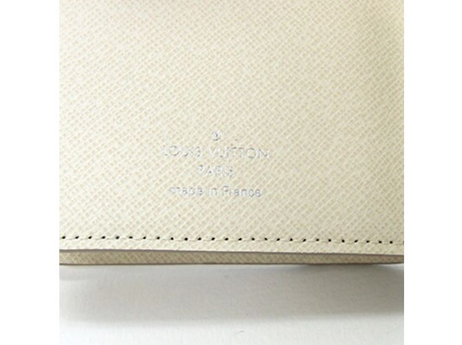 Carteira Joy Epi Louis Vuitton com três dobras Cru Fora de branco - vista 4