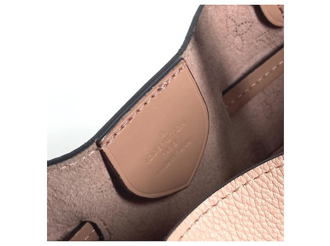 Borsa Girolata in Monogram Mahina di Louis Vuitton Rosa - vista 10