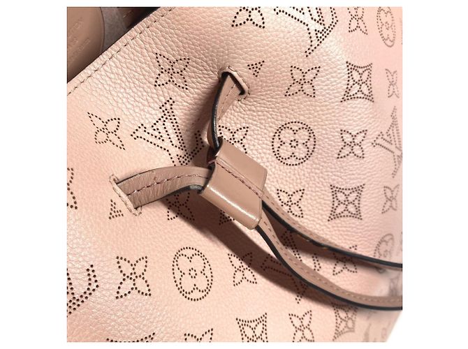 Borsa Girolata in Monogram Mahina di Louis Vuitton Rosa - vista 14