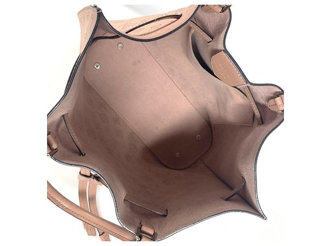 Borsa Girolata in Monogram Mahina di Louis Vuitton Rosa - vista 17