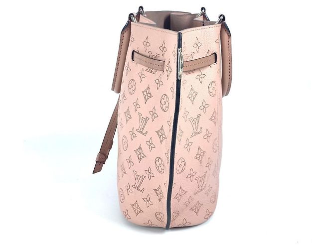 Borsa Girolata in Monogram Mahina di Louis Vuitton Rosa - vista 4