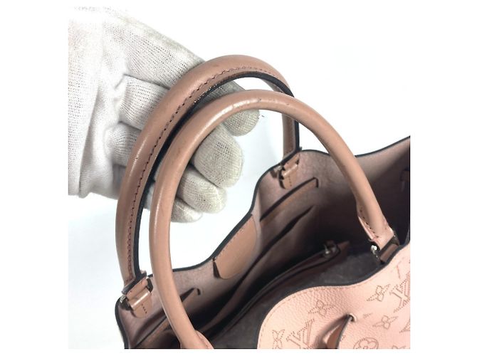 Borsa Girolata in Monogram Mahina di Louis Vuitton Rosa - vista 6