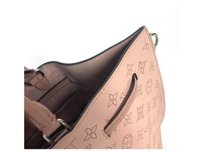 Borsa Girolata in Monogram Mahina di Louis Vuitton Rosa - vista 7