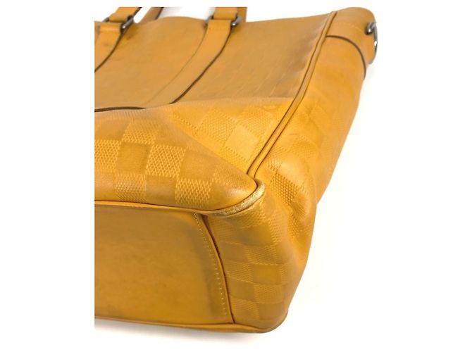 Borsa Tadao Damier Infini Louis Vuitton Giallo - vista 7