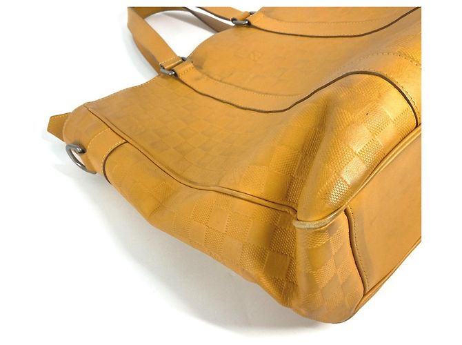 Borsa Tadao Damier Infini Louis Vuitton Giallo - vista 8