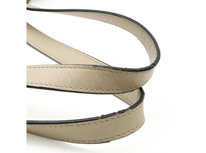 Loewe Cushion Tote Small aus hellbeigem Leder - Ansicht 6
