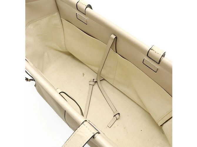 Loewe Cushion Tote Small aus hellbeigem Leder - Ansicht 7