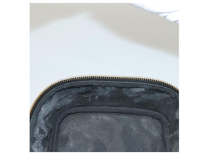 CHANEL COCO Marca Pochete Vanity Couro Caviar Preto Ouro CC Auth 134647 Dourado - vista 19
