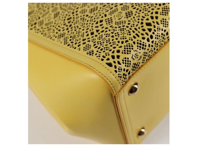Borsa Vala Chain in pelle 2 in 1 oro giallo Auth 132893V di Salvatore Ferragamo - vista 16