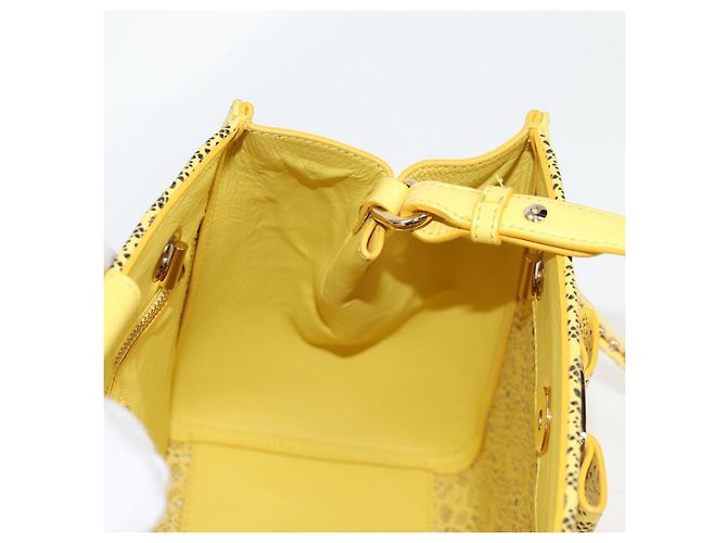Borsa Vala Chain in pelle 2 in 1 oro giallo Auth 132893V di Salvatore Ferragamo - vista 19