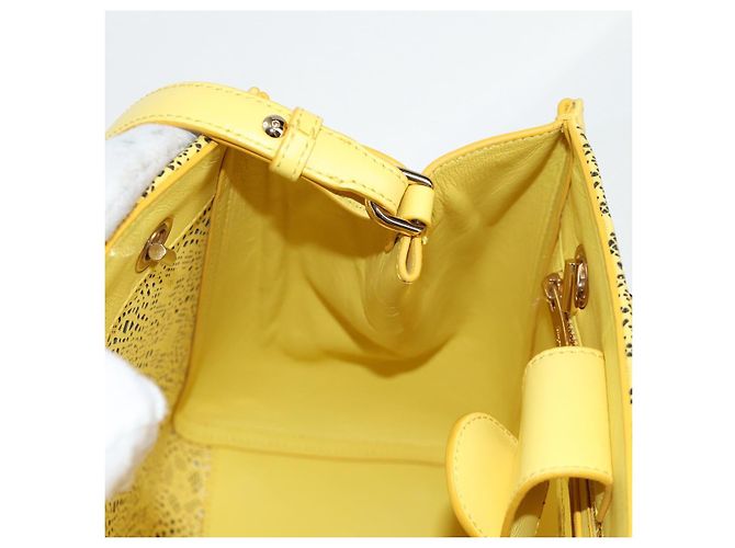 Borsa Vala Chain in pelle 2 in 1 oro giallo Auth 132893V di Salvatore Ferragamo - vista 20