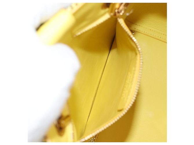 Borsa Vala Chain in pelle 2 in 1 oro giallo Auth 132893V di Salvatore Ferragamo - vista 21