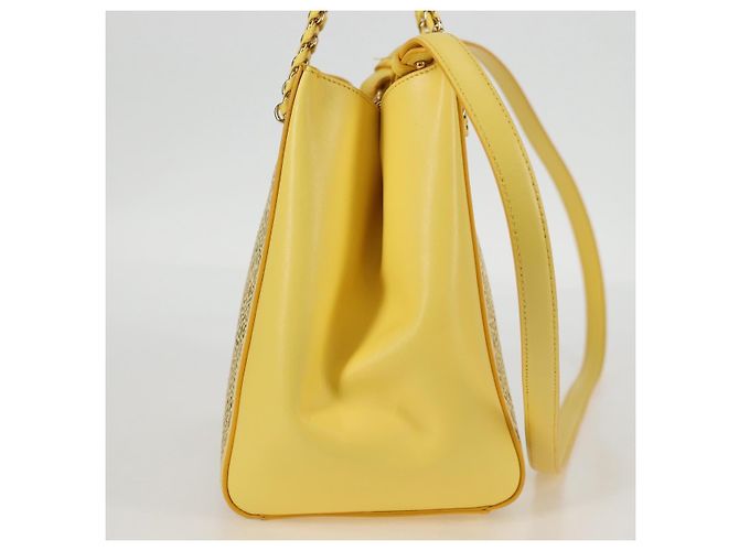 Borsa Vala Chain in pelle 2 in 1 oro giallo Auth 132893V di Salvatore Ferragamo - vista 4