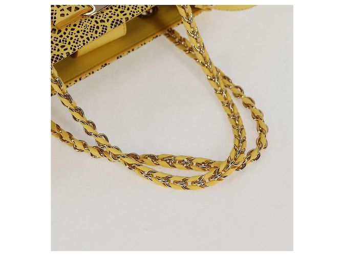Borsa Vala Chain in pelle 2 in 1 oro giallo Auth 132893V di Salvatore Ferragamo - vista 7