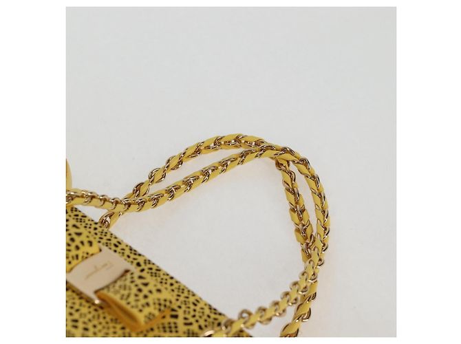 Borsa Vala Chain in pelle 2 in 1 oro giallo Auth 132893V di Salvatore Ferragamo - vista 8