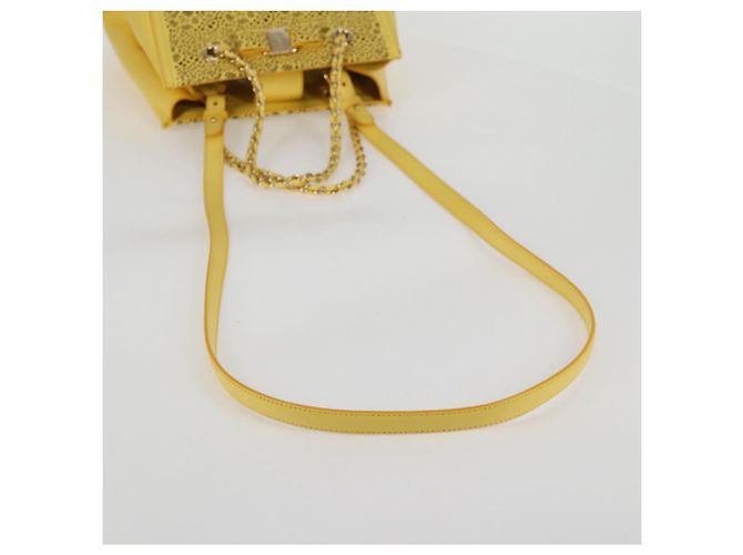 Borsa Vala Chain in pelle 2 in 1 oro giallo Auth 132893V di Salvatore Ferragamo - vista 9