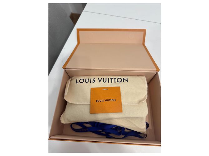Borsa Louis Vuitton in pelliccia dorata D'oro - vista 6