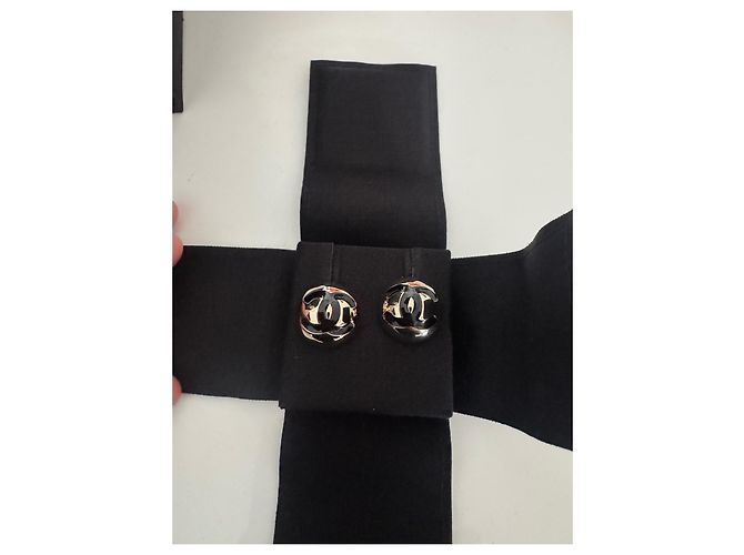 Chanel Ohrringe Metall Schwarz und Gold Golden - Ansicht 7