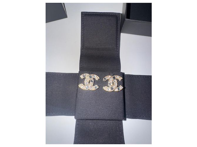 Orecchini Chanel in perle e vetro dorati D'oro - vista 7