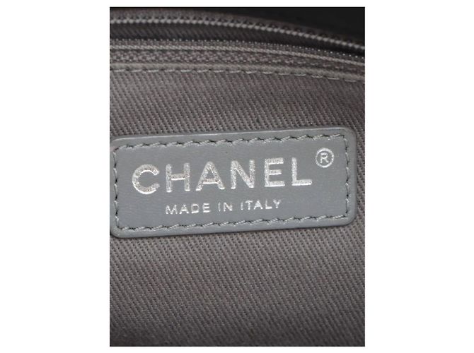 Chanel Borsa a spalla in pelle di agnello matelassé nera 2012 con catena Nero - vista 10