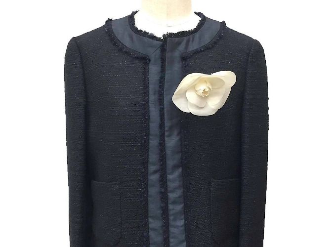Broche Camelia de Chanel Blanco - vista 2