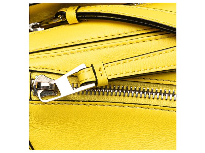 LOEWE Mini Bumbag Puzzle em Couro de Bezerro Amarelo - vista 7