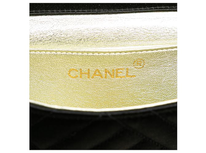 Chanel Schwarze Mini Quadrat Diagonal Gequiltete Satin Einzelflap - Ansicht 5