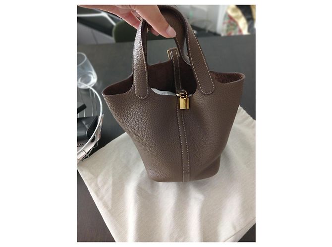 Hermès Picotin 18 Etoupe Oro Detalles Beige - vista 2