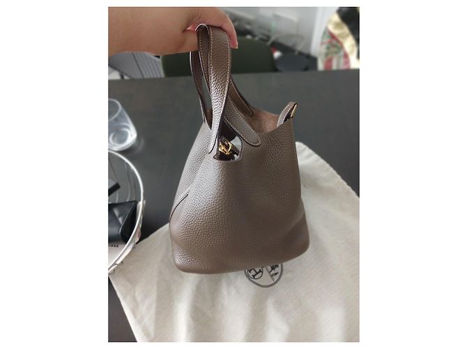 Hermès Picotin 18 Etoupe Oro Detalles Beige - vista 3