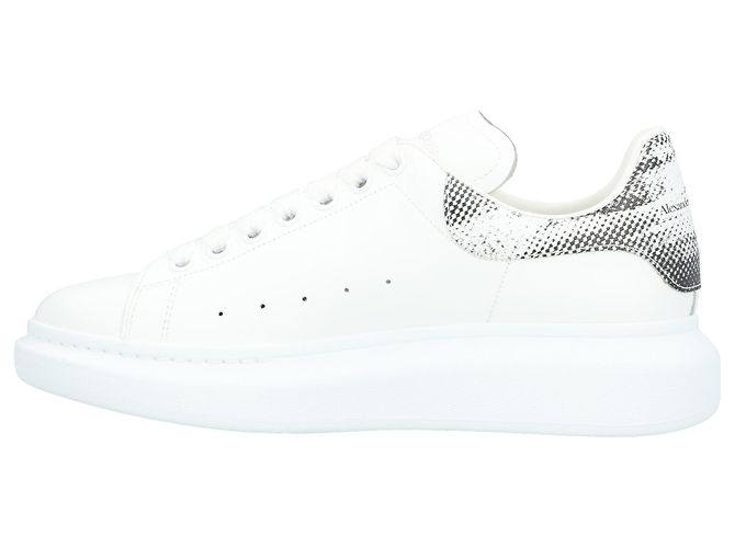 Scarpe Oversized Alexander McQueen 'Bianco Nero Pixel' - vista 2